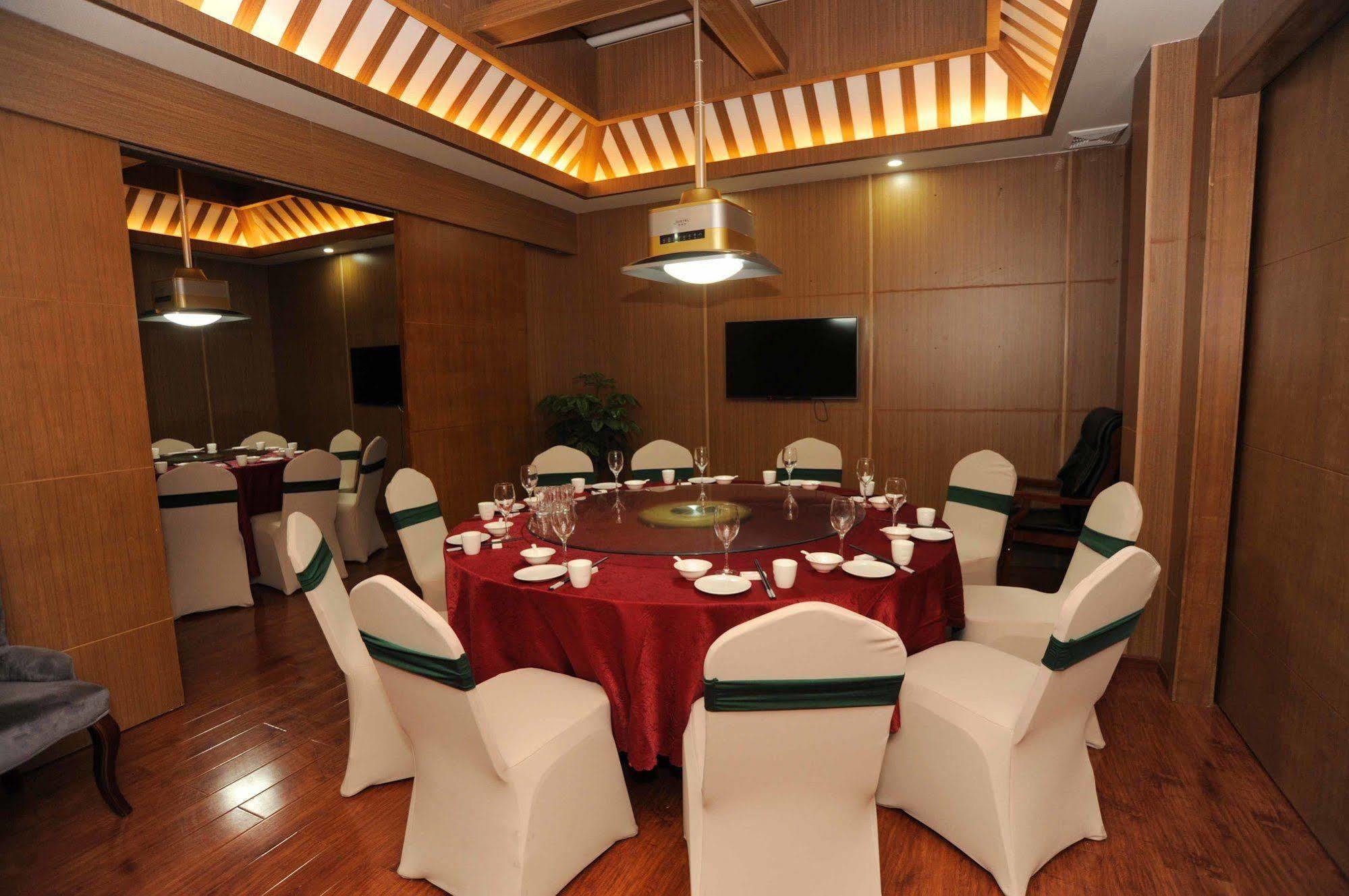Chengdu Panda Prince Culture Hotel Εξωτερικό φωτογραφία